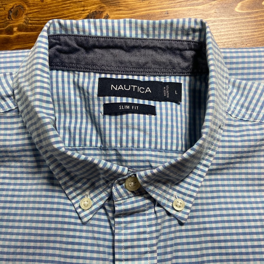 Large slim fit Nautica short sleeve shirt